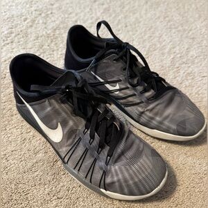 👟Nike Free TR 6 - women’s size 7